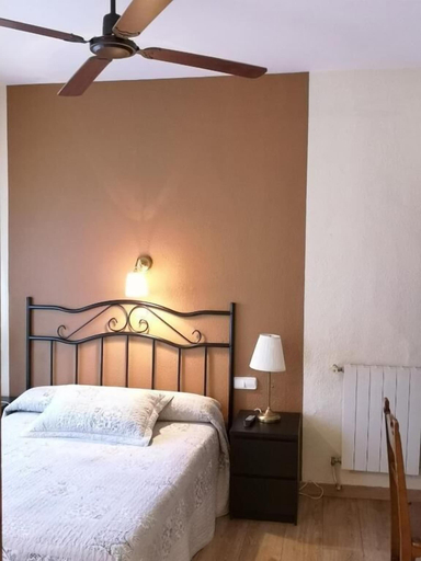 Bedroom 5, Hostal Plaza, Segovia