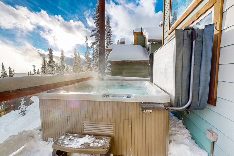 Others 3, Arolla Chalet by Okanagan Premier, Kootenay Boundary