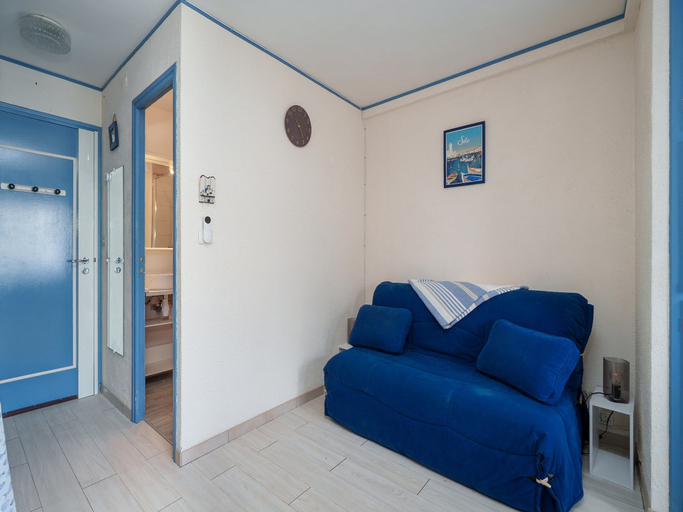 Others 4, Modern Apartment Near Mole, Hérault