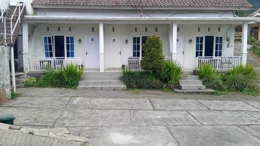 Others 3, Villa Loe Bromo, Probolinggo