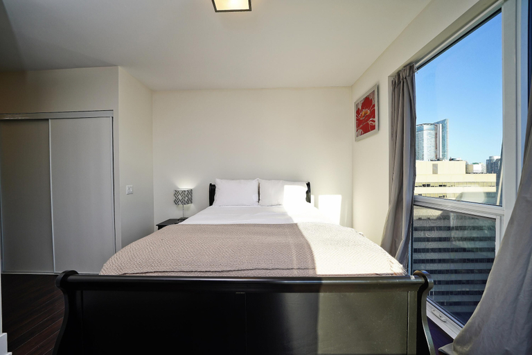 Others 5, Widmer Suites Downtown, Toronto