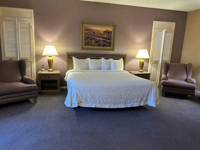 Bedroom 4, Piccadilly Inn Airport, Fresno
