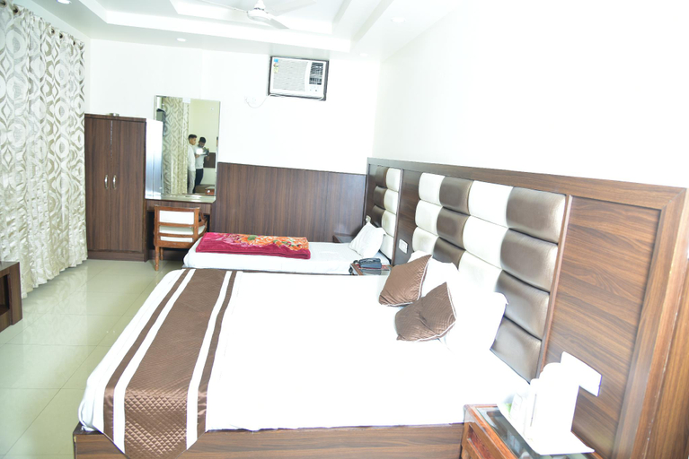 Others 4, Hotel Shraddha, Reasi