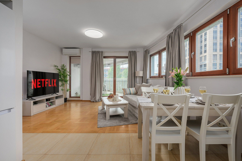 Others 4, Lumina 3-room Apart with Parking, Warsaw