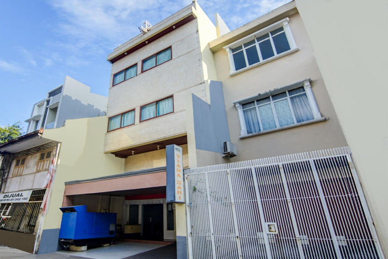 Others 3, Family Luxury Suite W/free Wifi and Parking, Makassar