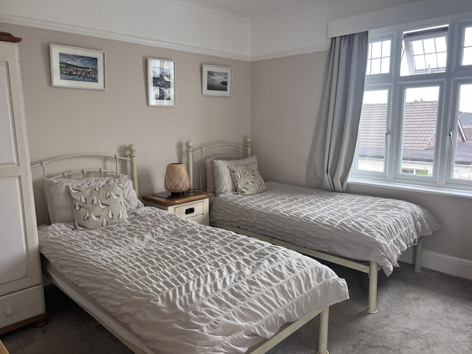 Bedroom 2, Gwyndra House B&B, Cornwall