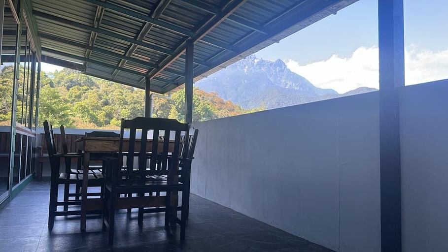 Food & Drinks, Ceaser's Place, Ranau