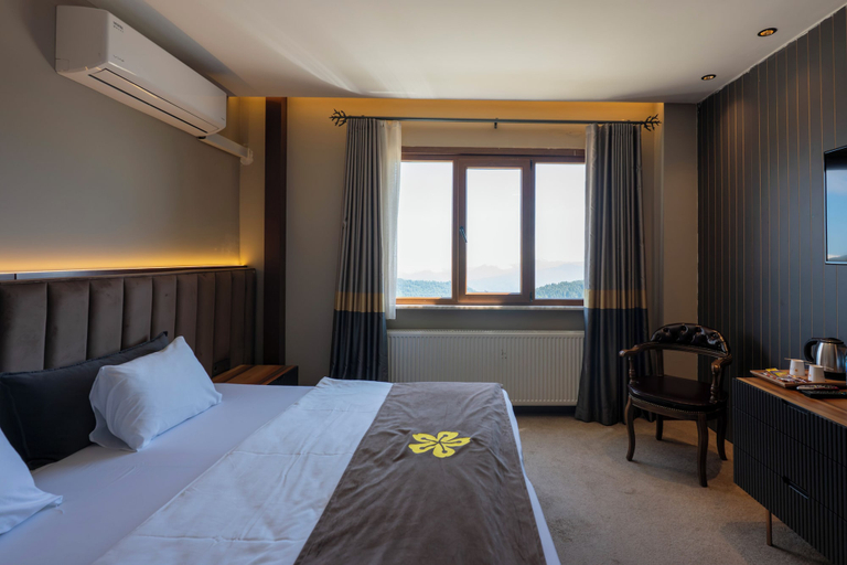 Bedroom 3, Zifin Hotel, Dereli