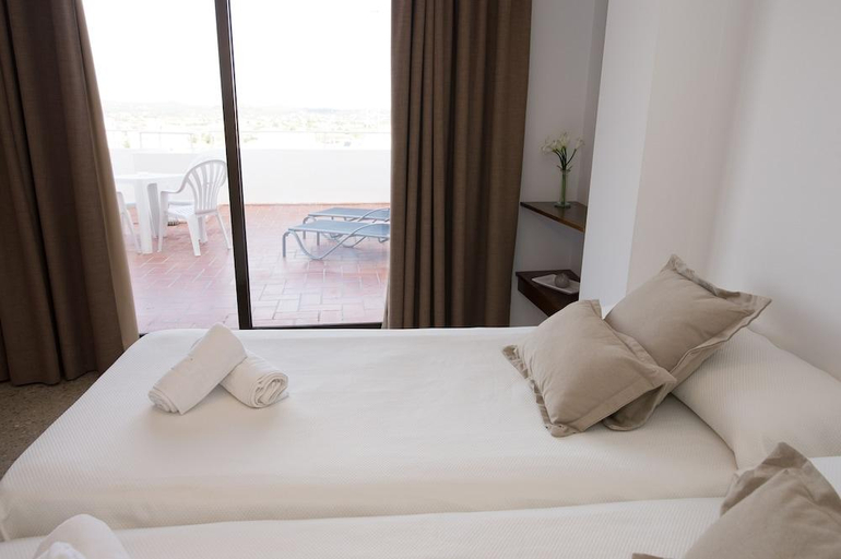 Bedroom 5, Apartamentos Mestret, Baleares