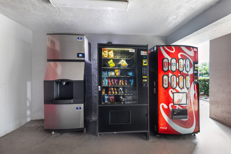 Food & Drinks 5, Red Roof Inn Ft Pierce, Saint Lucie