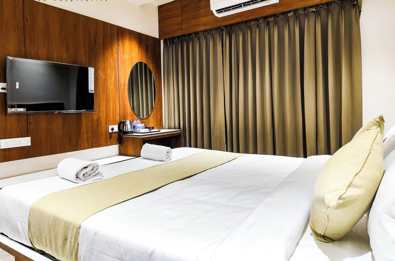 Others 3, Hotel Narayanee, Parbhani