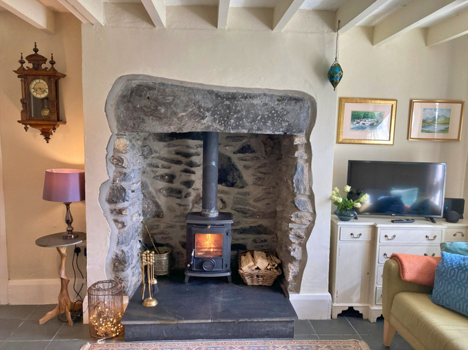 Others 5, Charming Snowdonia Cottage for 4, Conwy