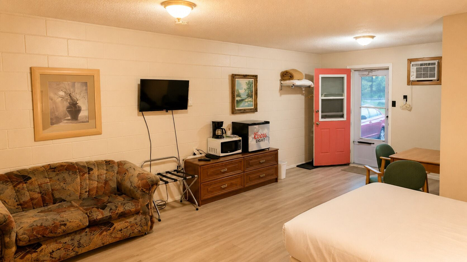 Others 4, Top Notch Restaurant and Motel, Grey