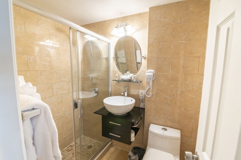 Bathroom 5, San Juan Hotel, Miami-Dade
