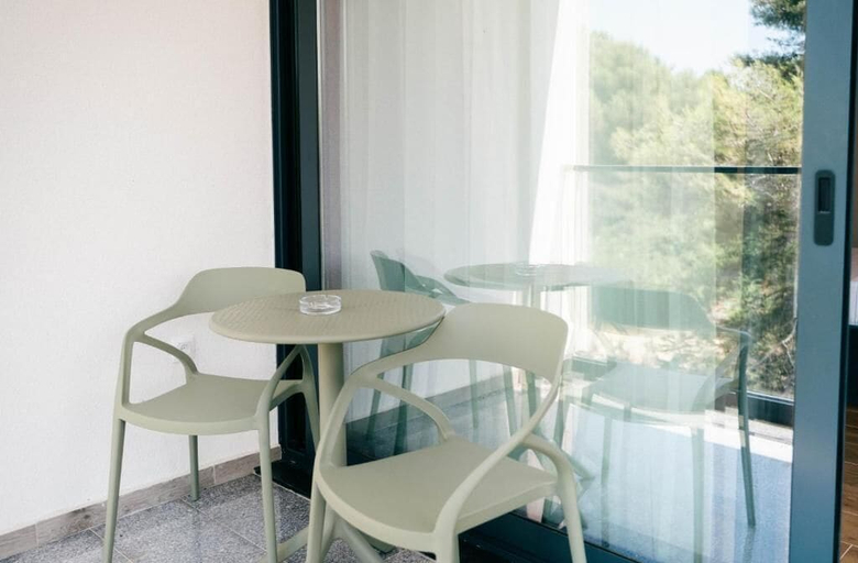 Others 3, Hotel Velmare