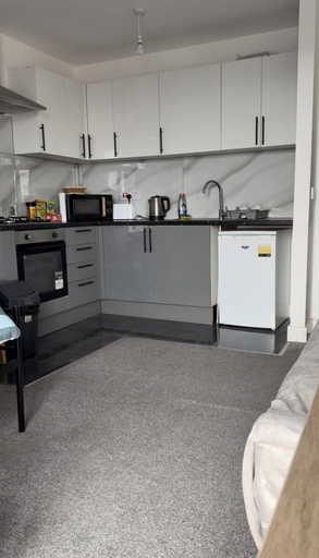 Others 4, 2 Bedroom Apartment With Balcony, Double Bed & Single Bed in Living Room, Bournemouth