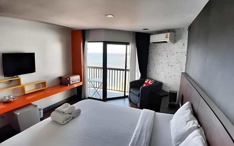 Bedroom 1, The Loft Seaside Sriracha Hotel, Si Racha