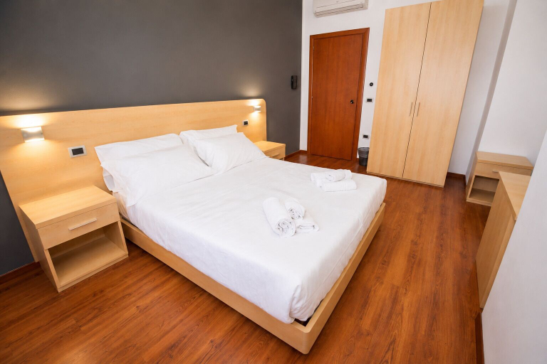 Others 5, GRIF HOTEL, Cosenza