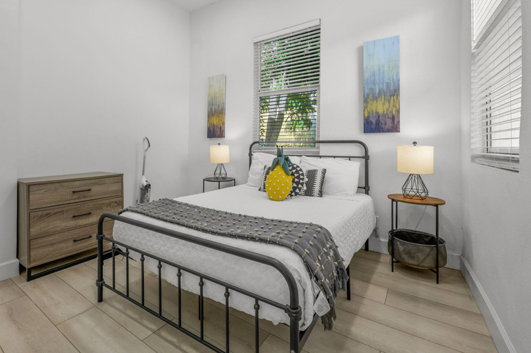 Others 3, Pineapple Paradise 3 13 min to Beach Fire Pit, Sarasota