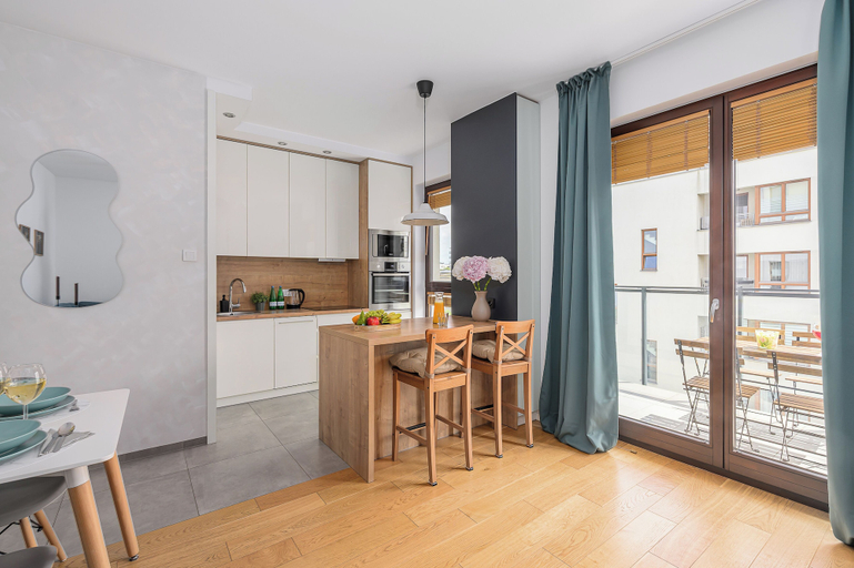 Others 5, Lumina 3-room apart near Wola Museum, Warsaw