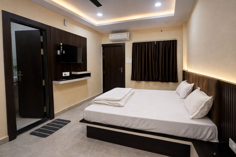 Others 4, Hotel Leelanchal, Sehore