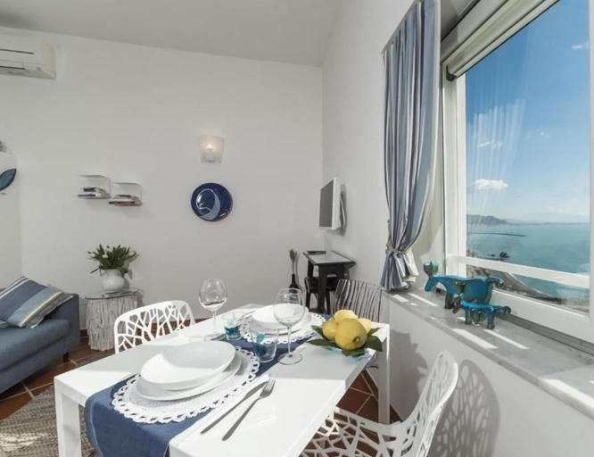 Others 5, La Suite 48, Salerno