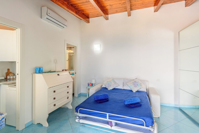 Bedroom 4, Dependance Castiglione With Pool And View, Napoli