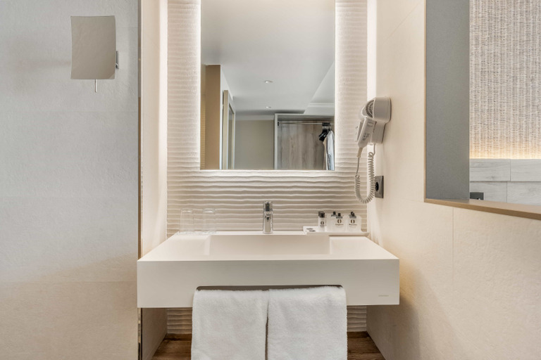 Bathroom 5, Metropol Hotel, Girona