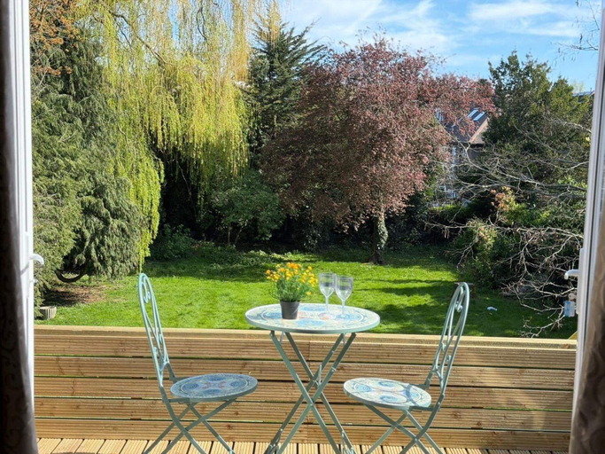 Others 4, 1 Bed - Sleeps 3 - Parking - Pets, London