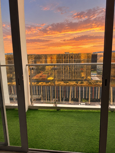 Others 2, Modern Cozy Sunlit Apt Next to AirportS, Parañaque