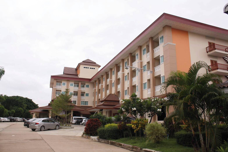 Exterior & Views 2, Butnamtong Hotel, Muang Lampang