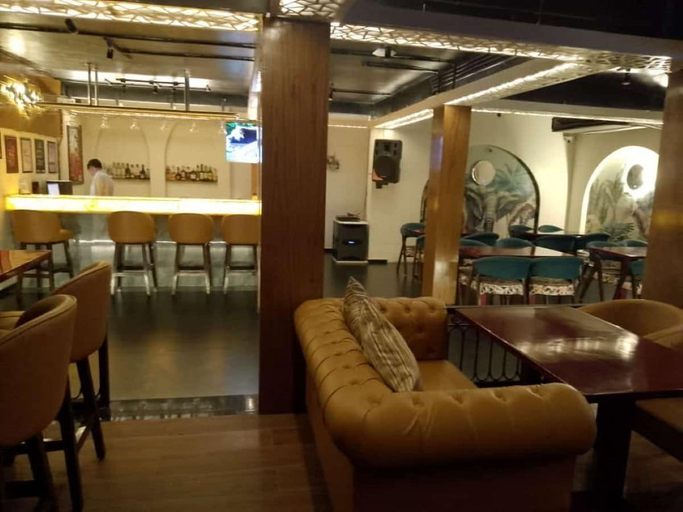 Food & Drinks, Hotel Sarja, Nagpur