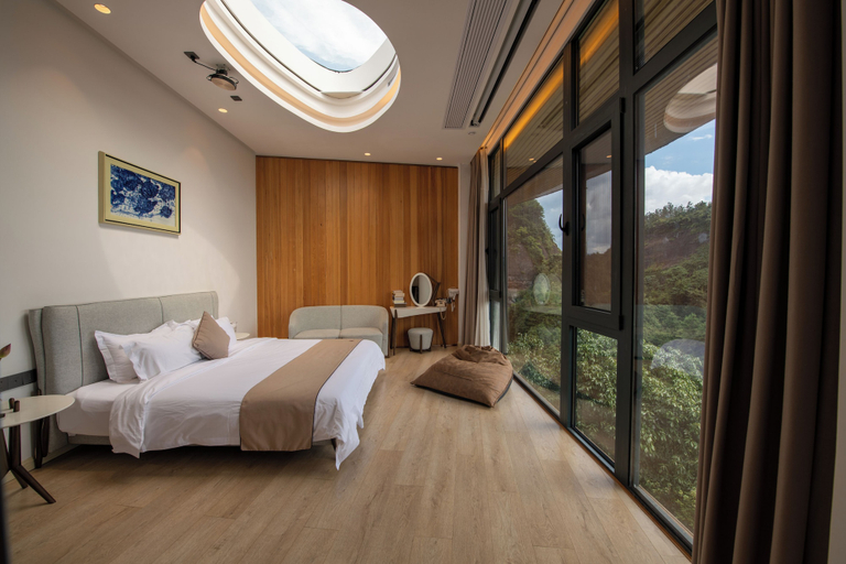 Others 2, ZizaiPingjiang, Yueyang