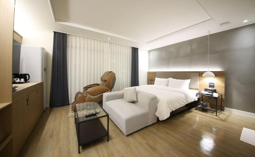 Bedroom 2, Hotel Foma, Jinhae
