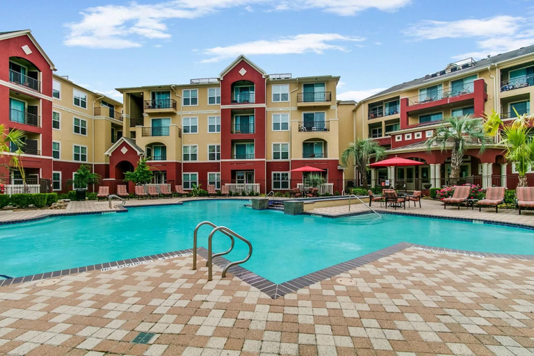 Others 3, Landing Chic 1bd, Courtyard, Houston