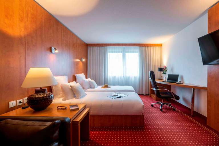 Bedroom 3, Cerise Bordeaux Mérignac Aéroport, Gironde