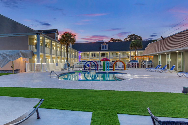 Exterior & Views 2, Baymont by Wyndham Pawleys Island, Georgetown