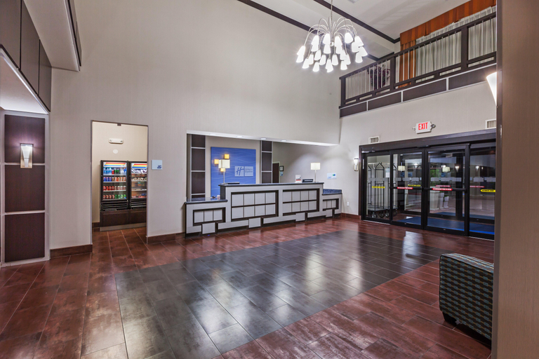 Public Area, Holiday Inn Express & Suites CLEVELAND by IHG, Liberty