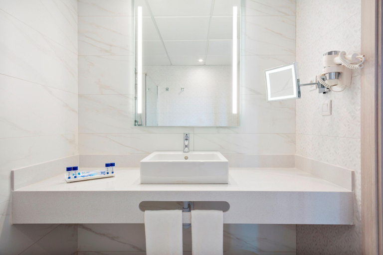 Bathroom 5, Hotel Best Negresco, Tarragona