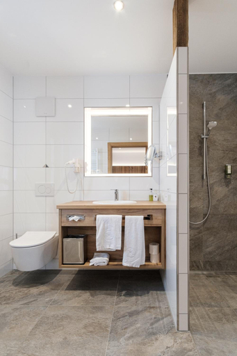 Bathroom 5, Der Obere Wirt zum Queri, Starnberg