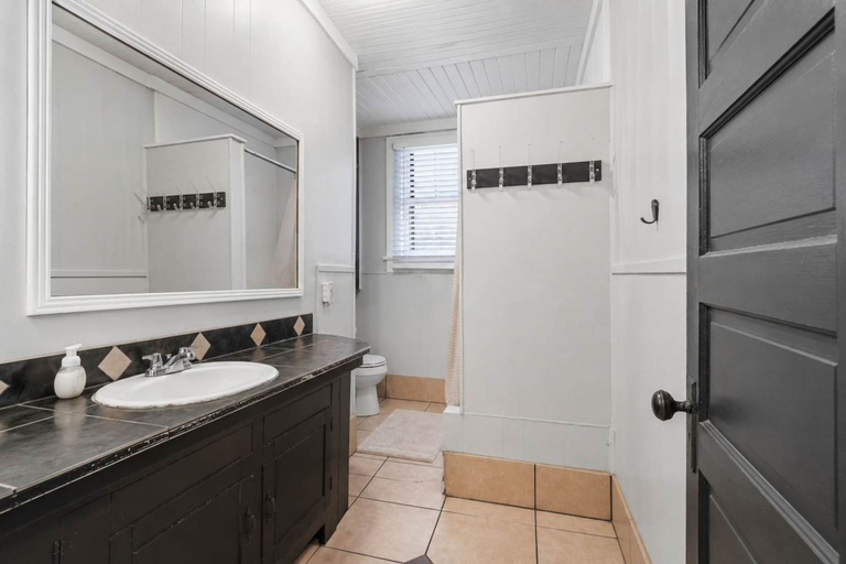 Others 5, Budget-friendly Hostel-style Private Room, Lafayette