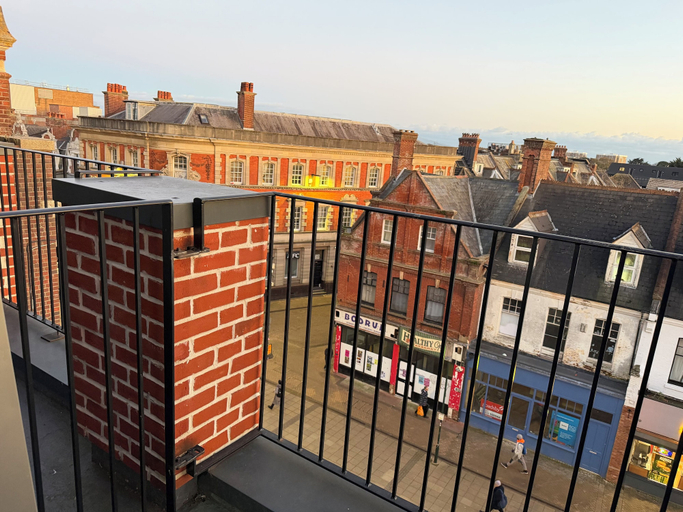 Others 4, 2 Bedroom Apartment With Balcony, Double Bed & Single Bed in Living Room, Bournemouth