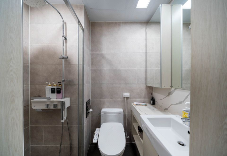 Bathroom 5, The First Ocean Gwangan, Suyeong