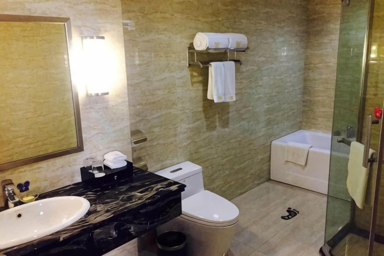 Bathroom 4, Qiyuan International Hotel Mengcheng, Bozhou