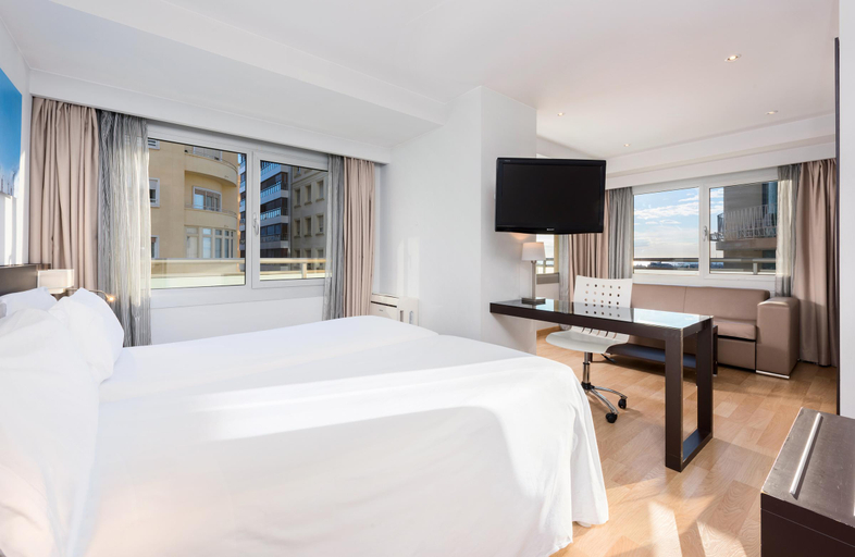 Bedroom 2, Hotel Alicante Gran Sol Affiliated by Melia, Alicante