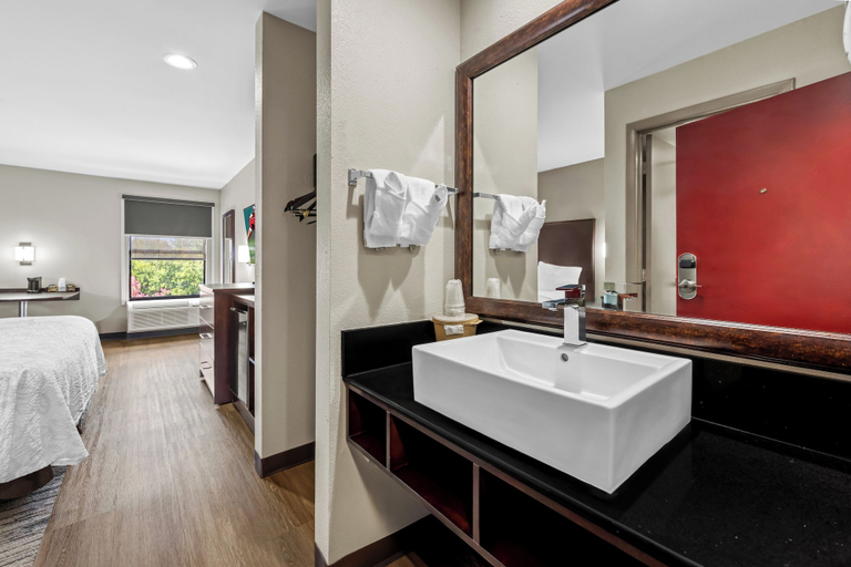 Bathroom 5, Red Roof Inn PLUS+ Henderson, Vance