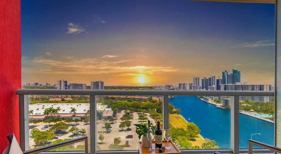 Others 2, Modern 2BR 2BA Oasis Pool, Broward