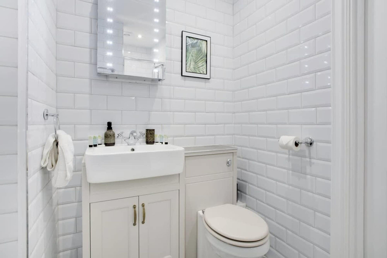 Others 2, Stylish 1BR Home Near Station by Stay With Us, Hartlepool