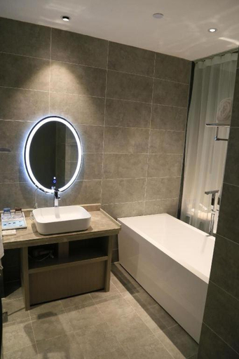 Bathroom, Qingdao Elegance Hotel, Qingdao