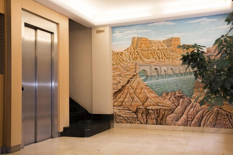 Public Area 3, Hotel Delta, Navarra